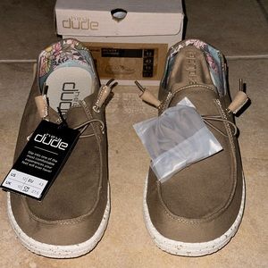 Women Khaki Hey Dude size 12